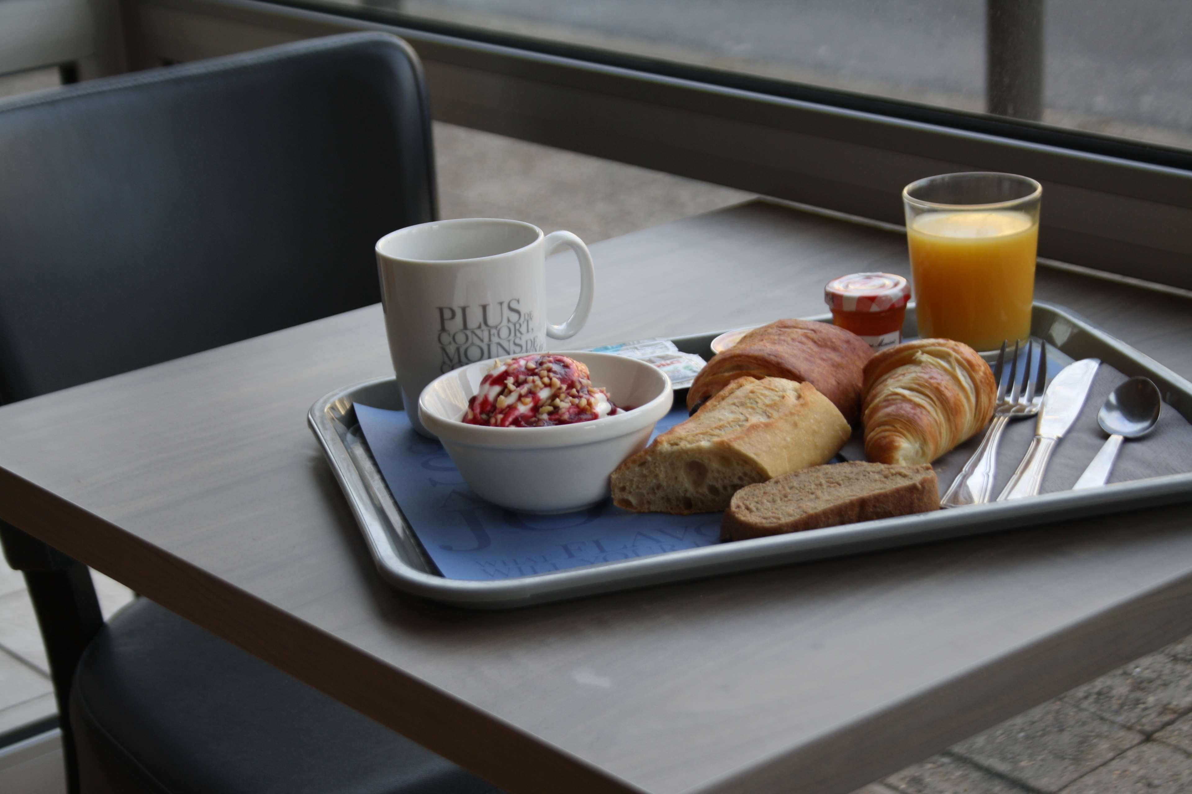Hotel Kyriad Tours St Pierre Des Corps Gare Saint-Pierre-des-Corps Bagian luar foto