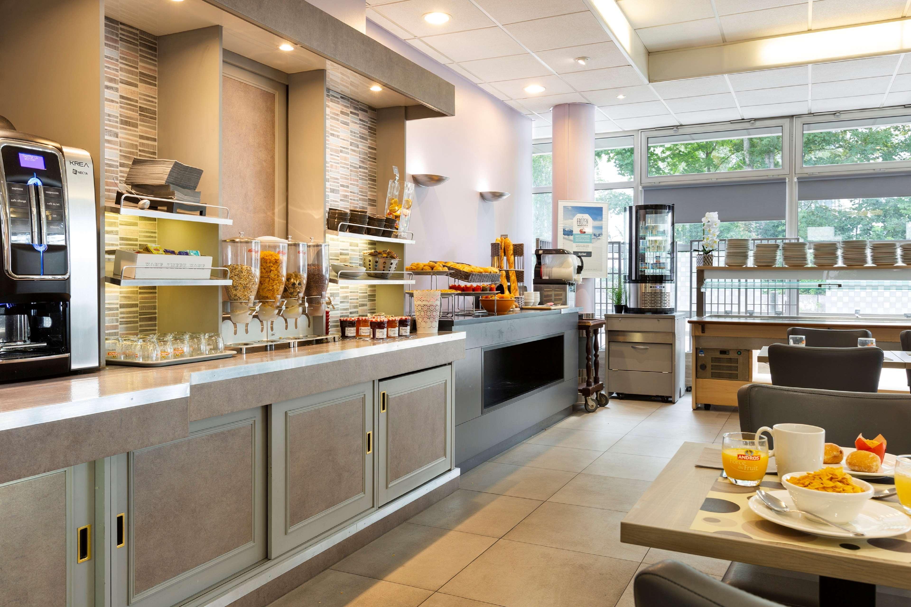 Hotel Kyriad Tours St Pierre Des Corps Gare Saint-Pierre-des-Corps Bagian luar foto
