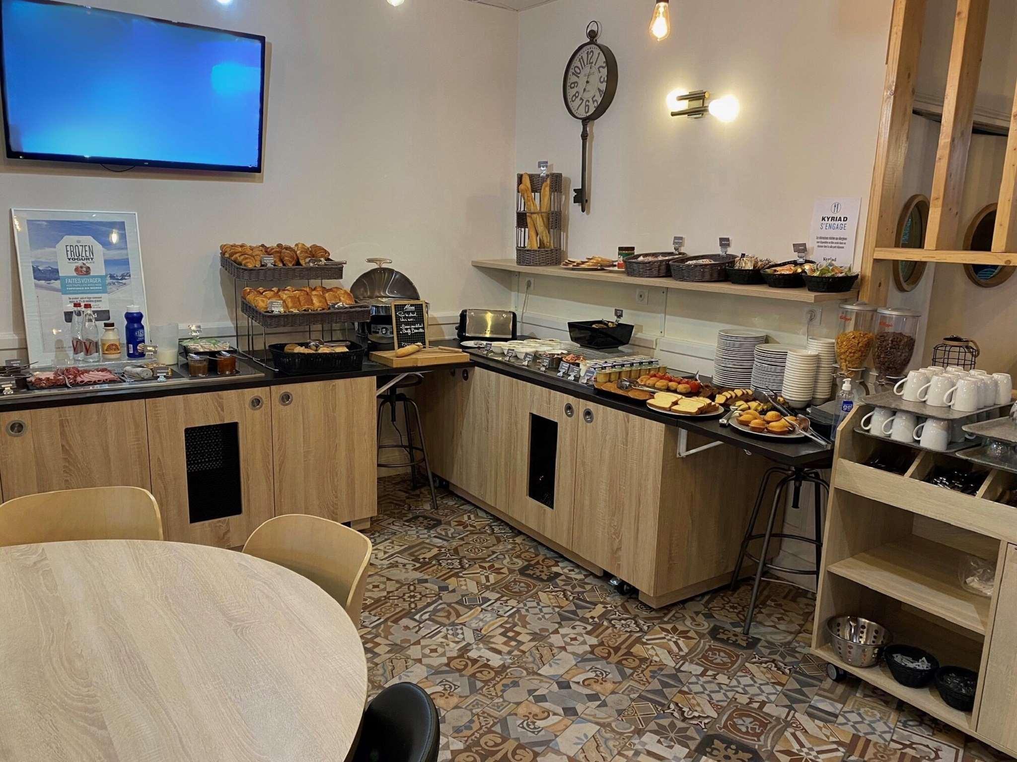 Hotel Kyriad Tours St Pierre Des Corps Gare Saint-Pierre-des-Corps Bagian luar foto