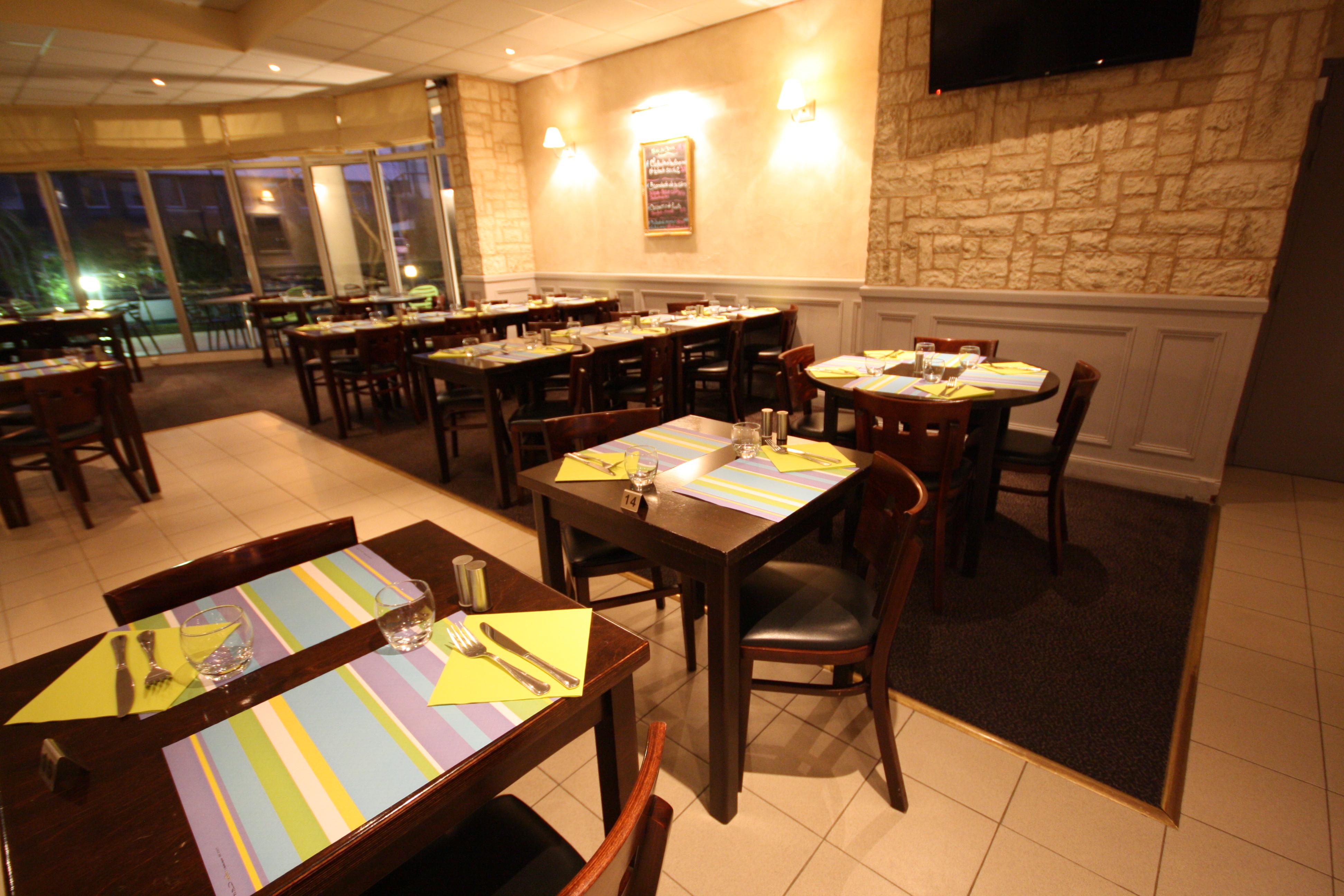 Hotel Kyriad Tours St Pierre Des Corps Gare Saint-Pierre-des-Corps Bagian luar foto