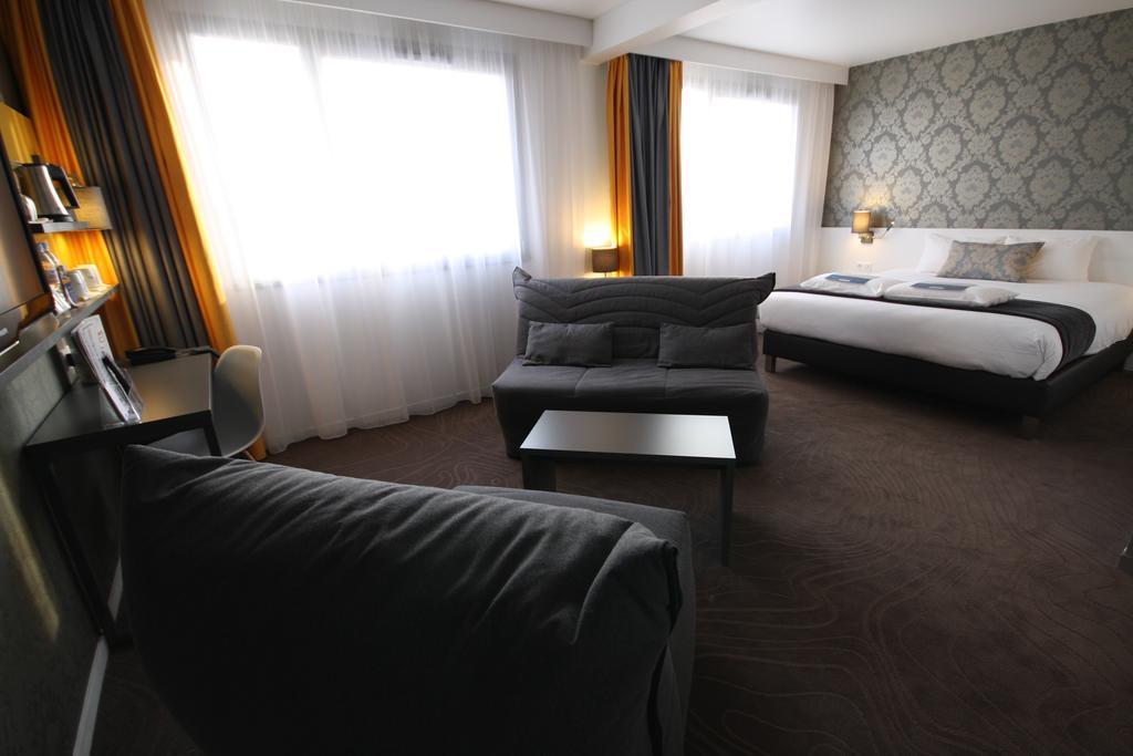 Hotel Kyriad Tours St Pierre Des Corps Gare Saint-Pierre-des-Corps Bagian luar foto